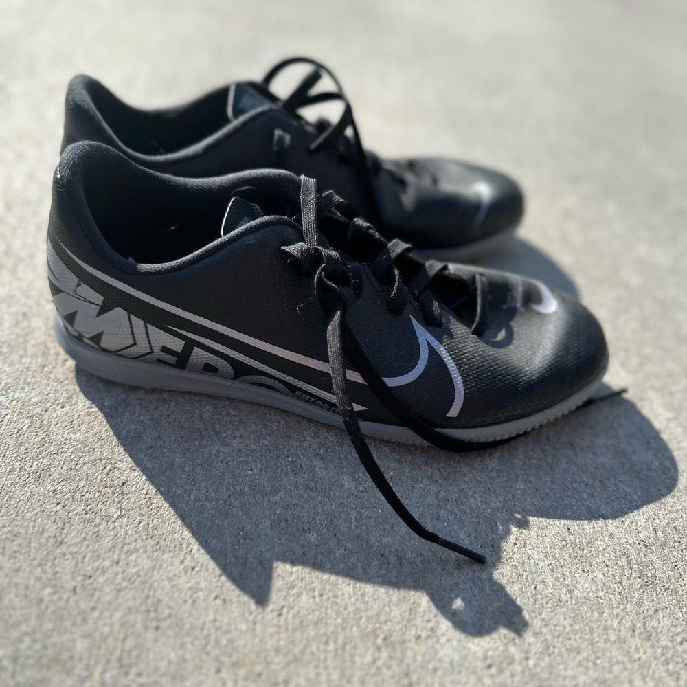 Nike Mercurial Indoor soccer futsal shoes - Picture 6 of 6